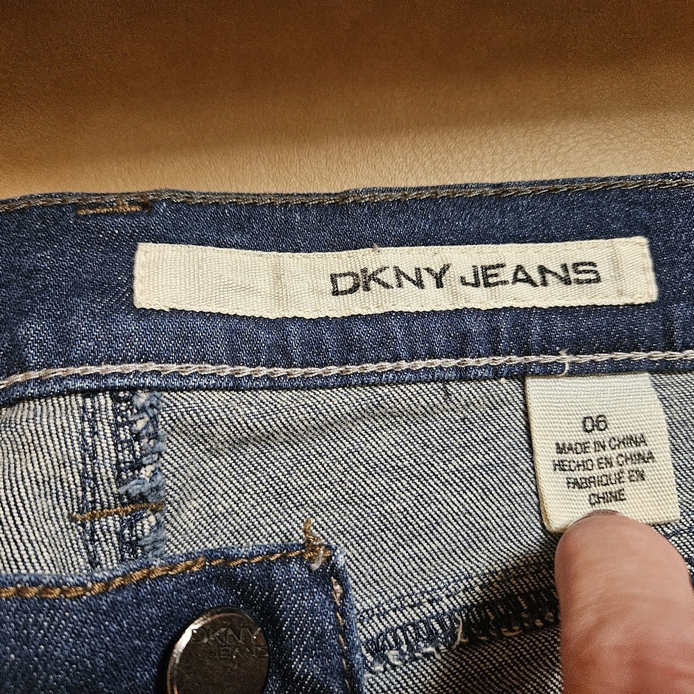 DKNY 6 Straight Leg Med-dark Jeans - Picture 8 of 10